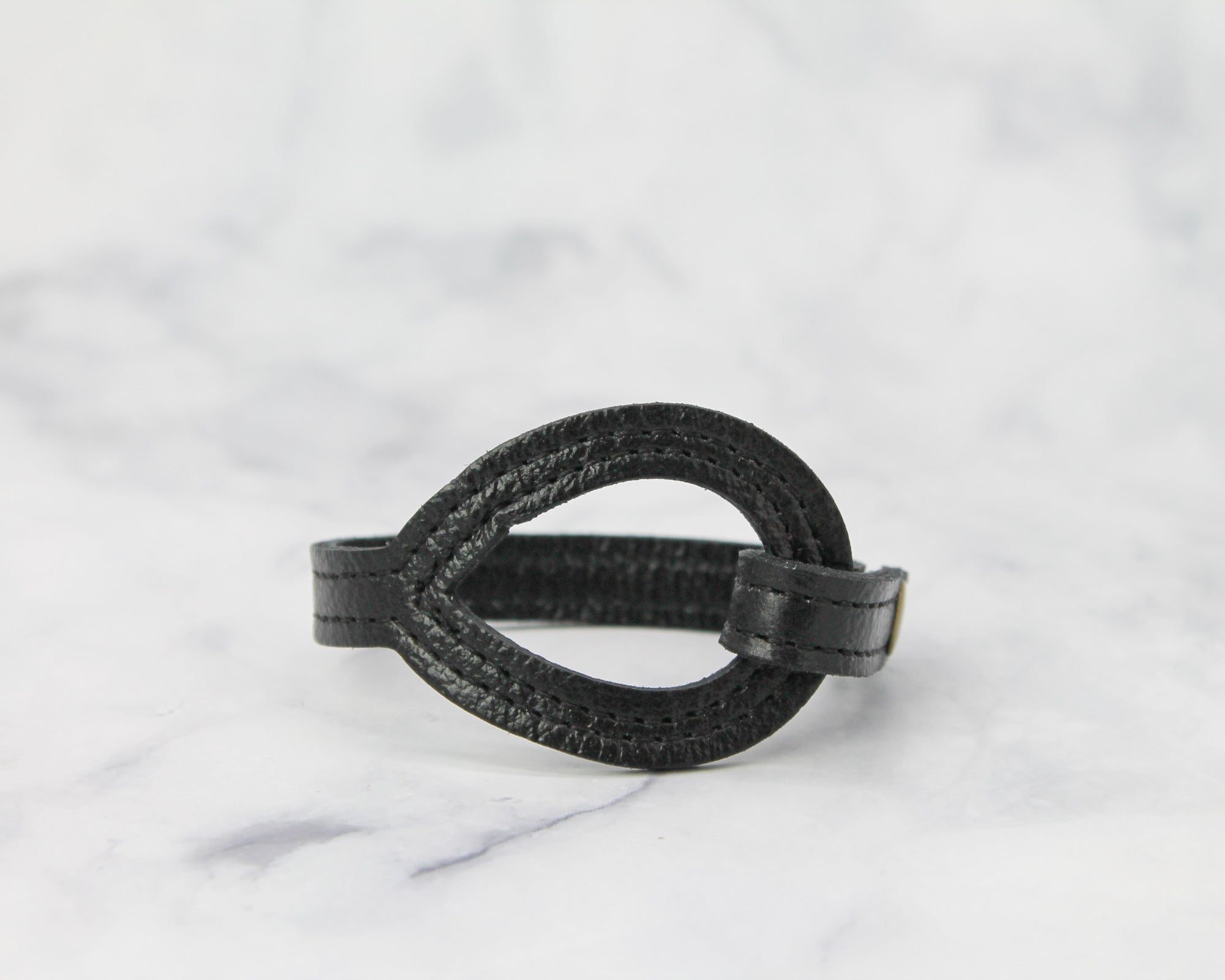 Essence Bracelet Black Medium