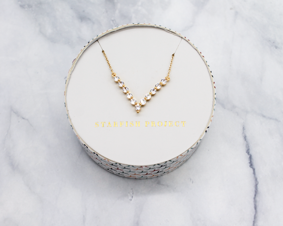Brilliance V-Bar Necklace / Gold