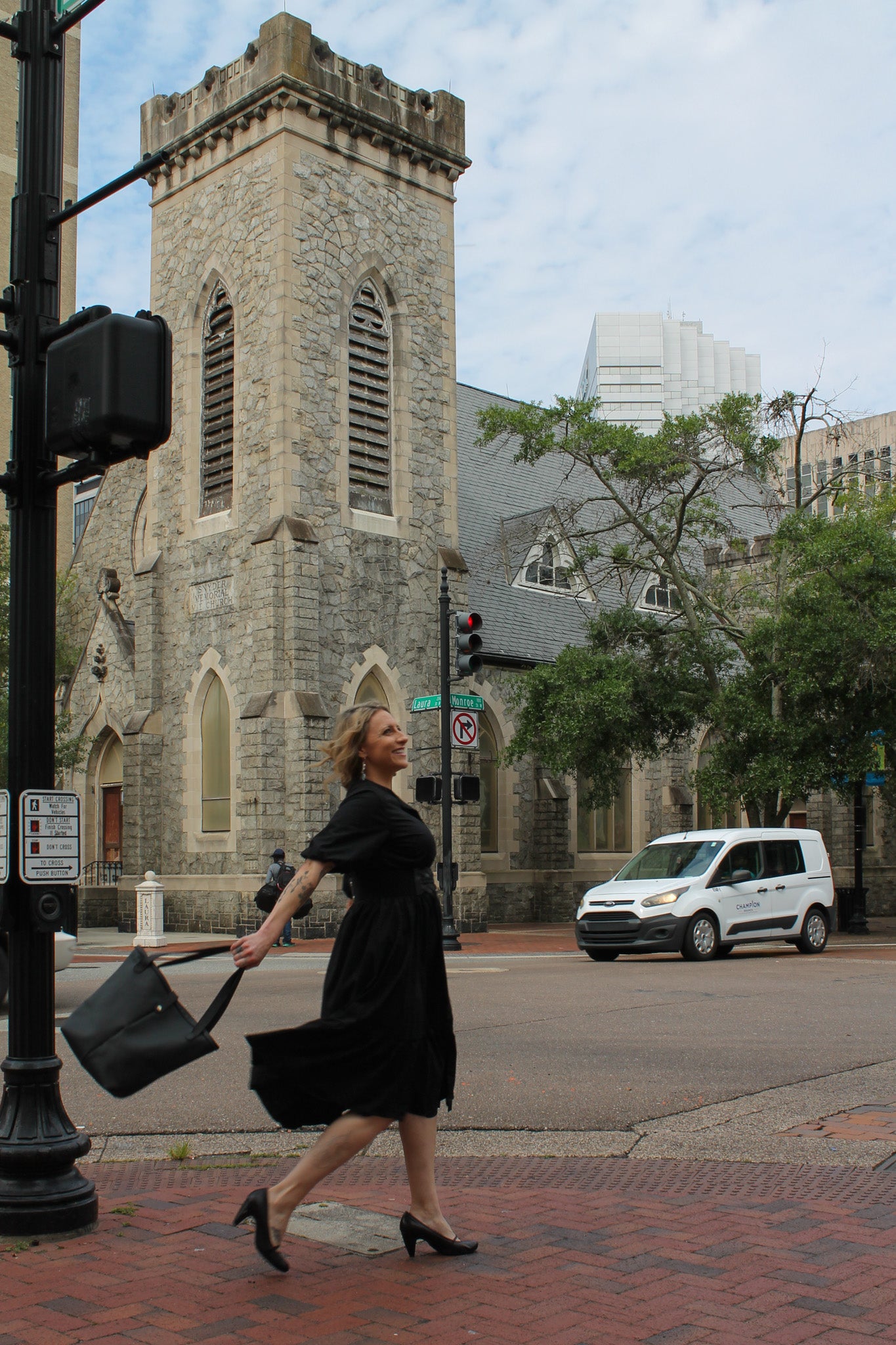 Luxe Tote- Carbon Elemental