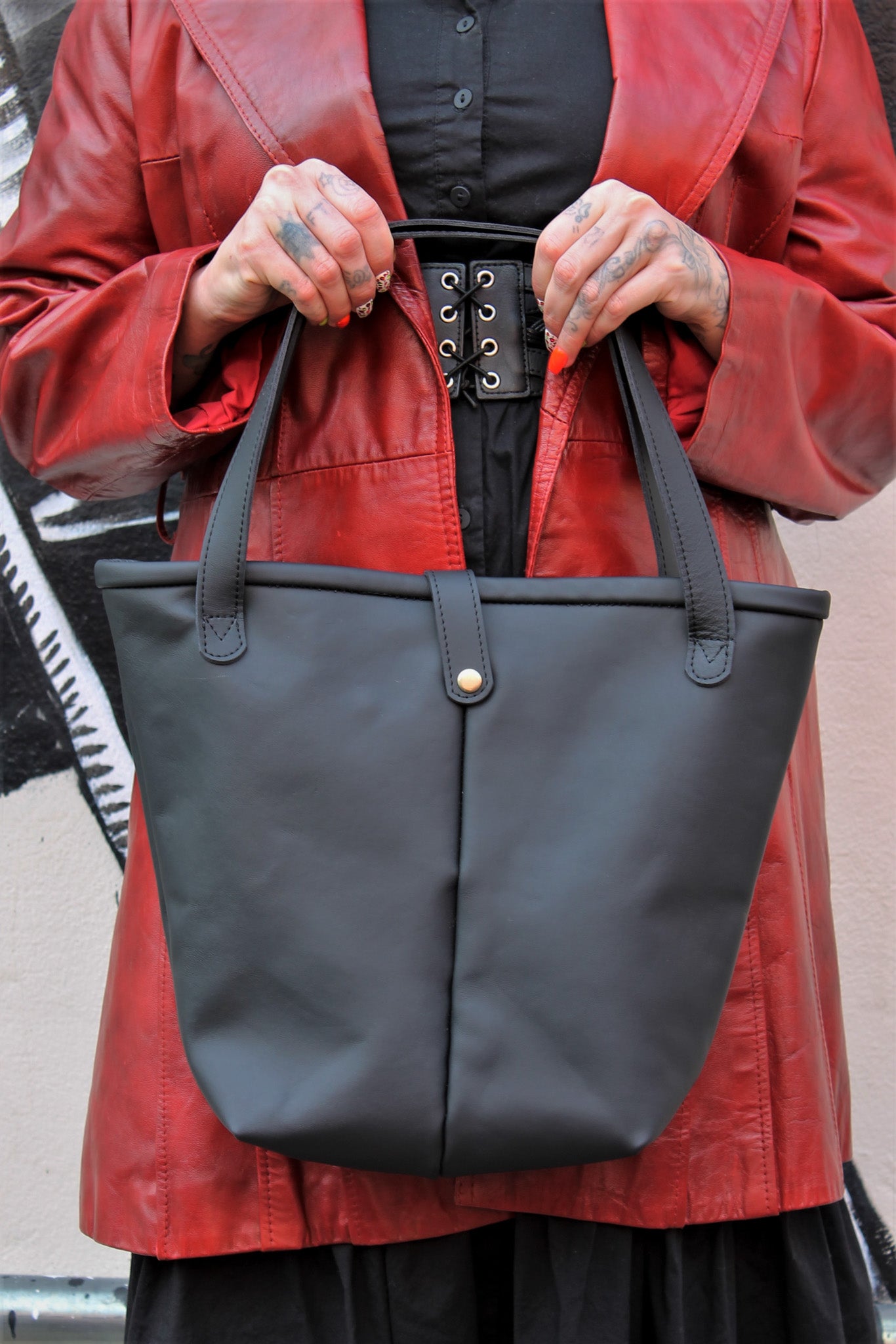 Luxe Tote- Carbon Elemental