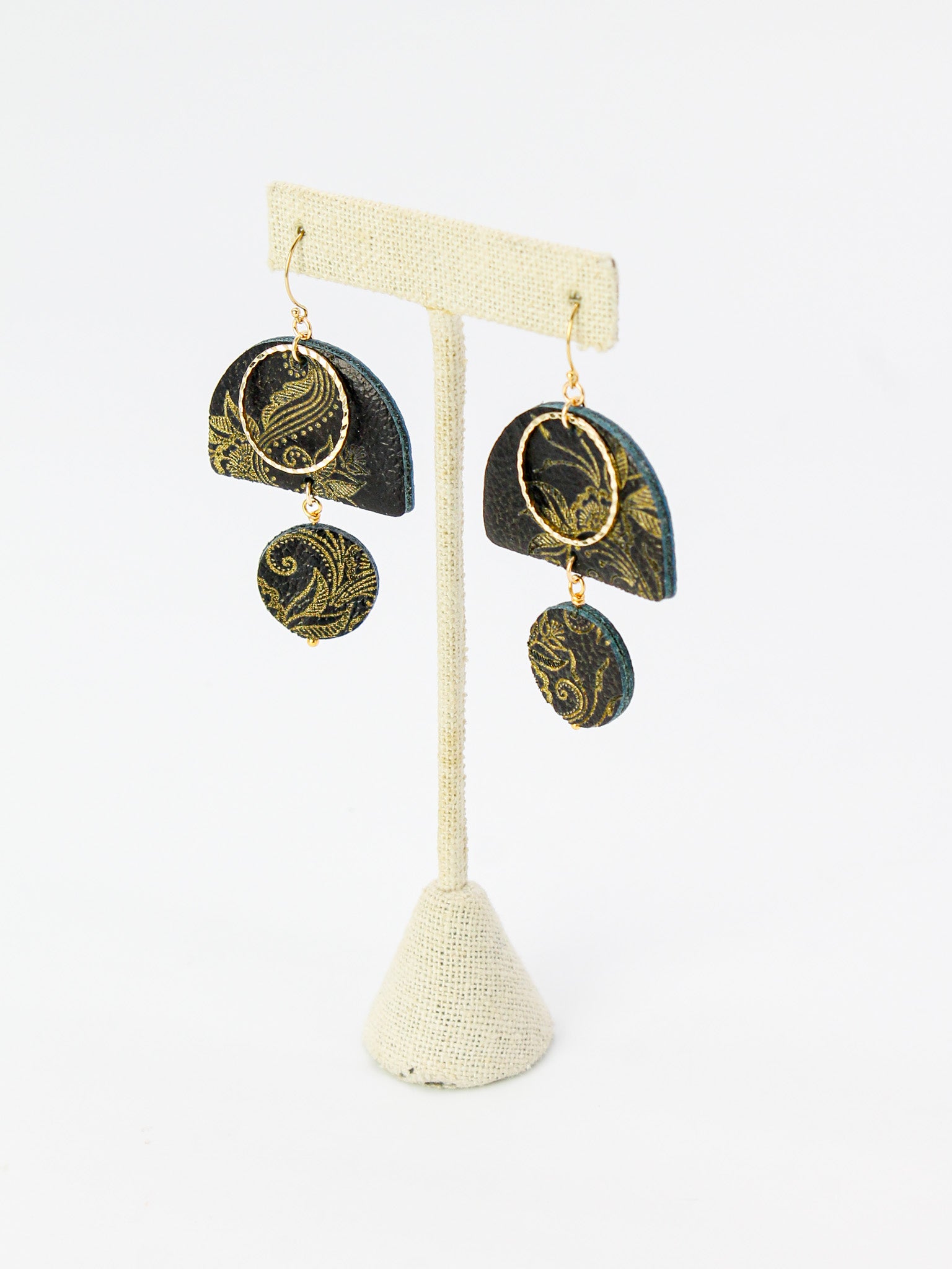 Meridian Earring/ Onyx Elemental