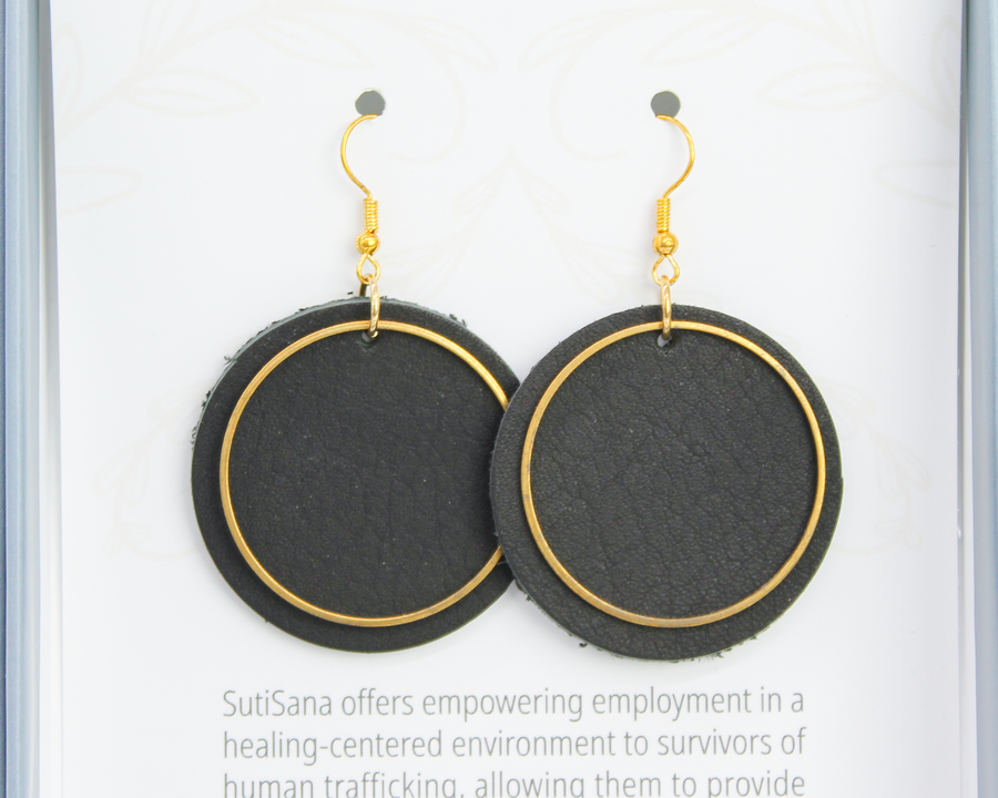 Circlet Earring / Black