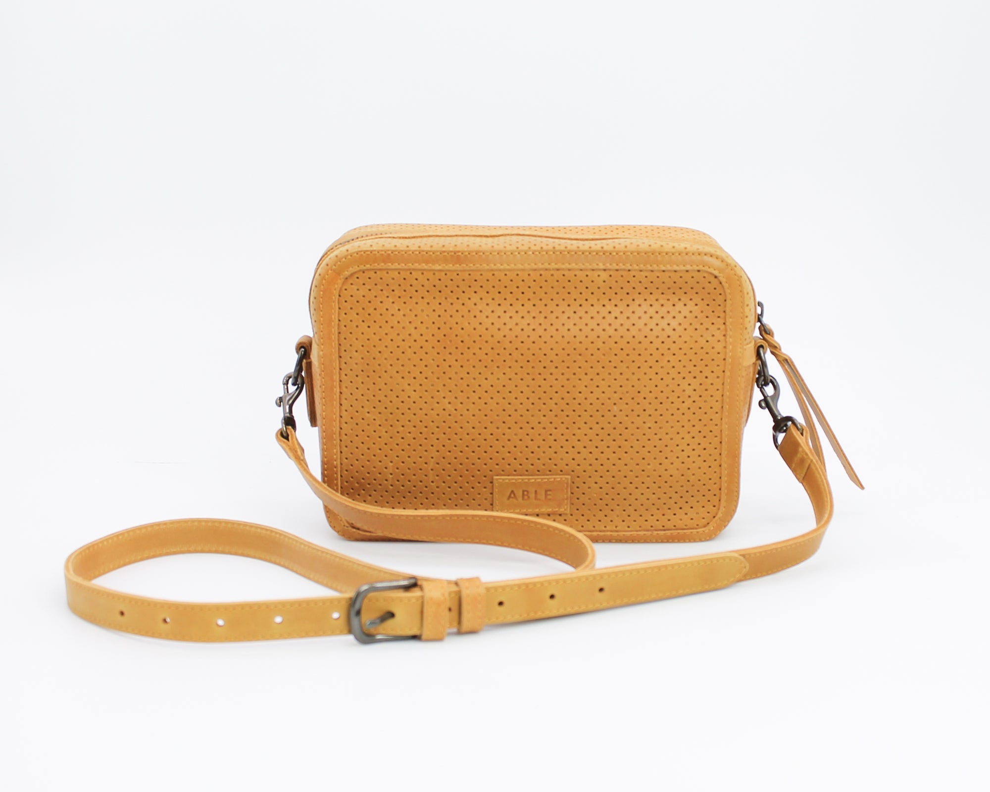 Medium Zip Crossbody / Cognac
