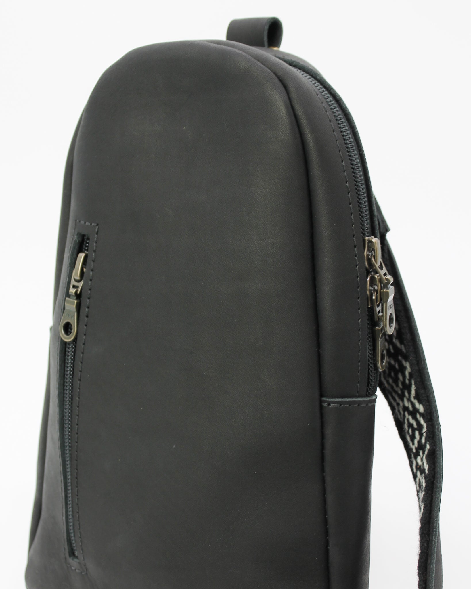 Sling Backpack / Black