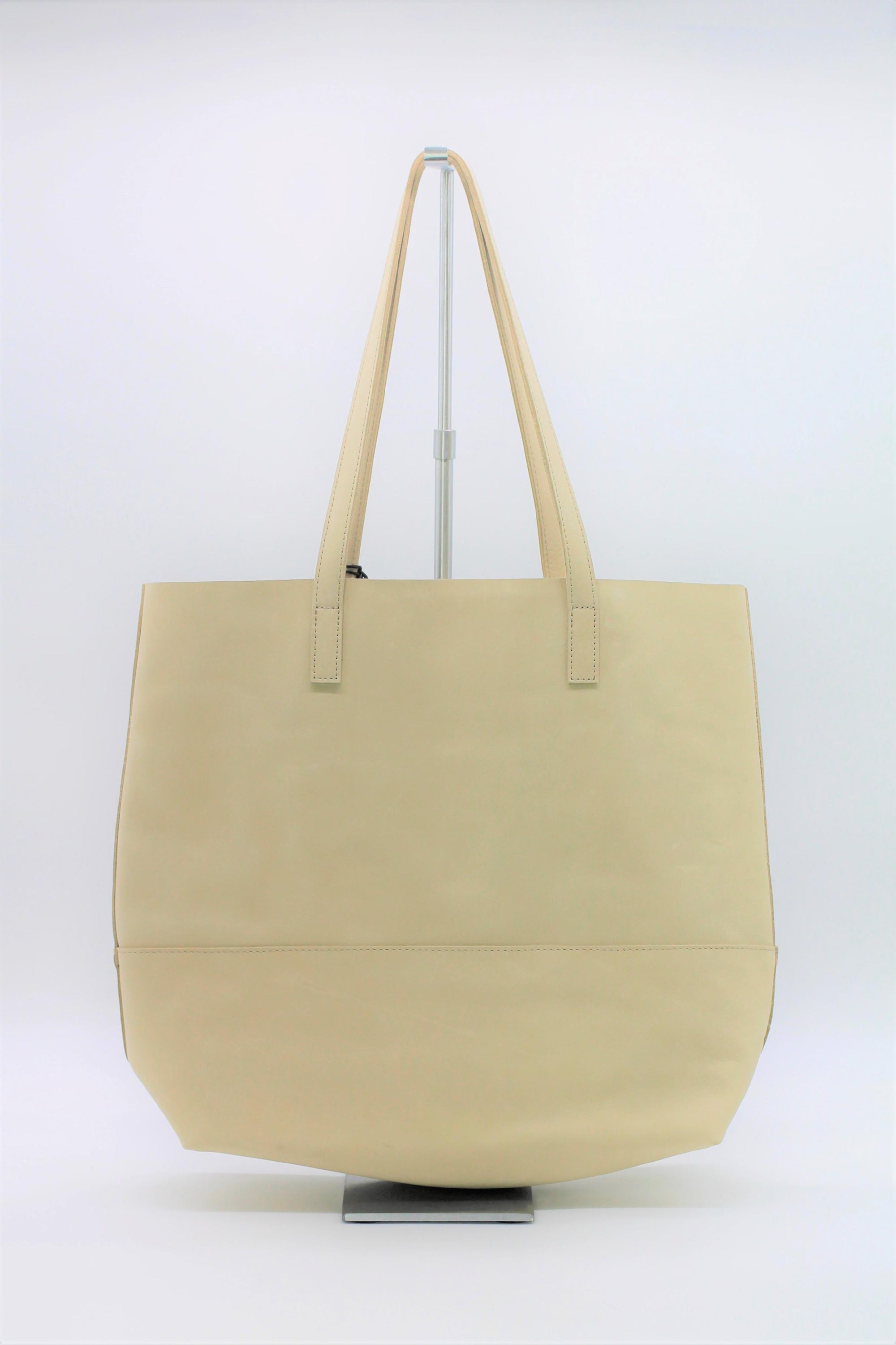 Mamuye Leather Tote Beach Rethreaded